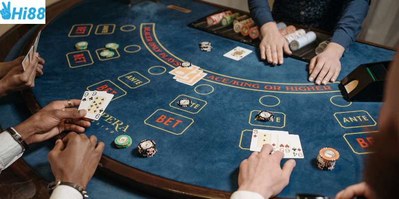 Hệ số nhân thưởng và khác biệt hấp dẫn